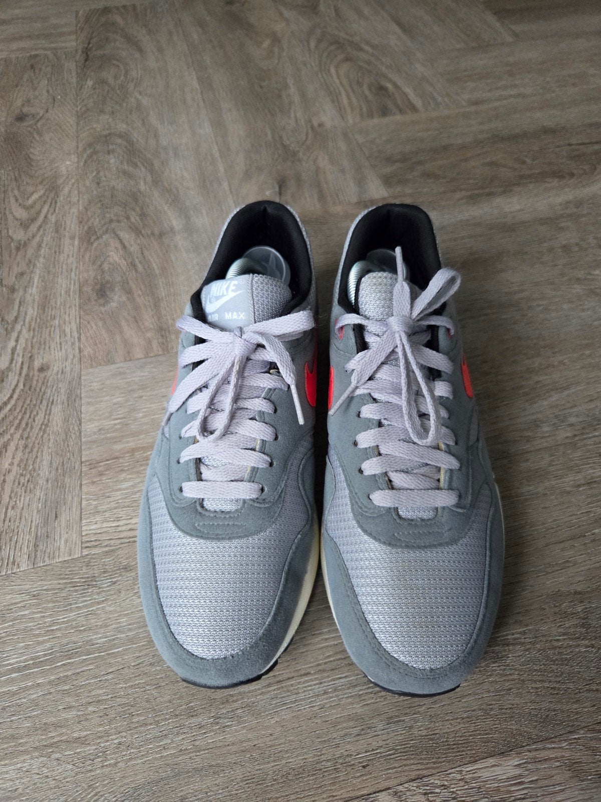Nike Air Max 1 ID - Grijs met roze - Maat 44, Overige kleuren, Nike, Ophalen of Verzenden, Sneakers of Gympen