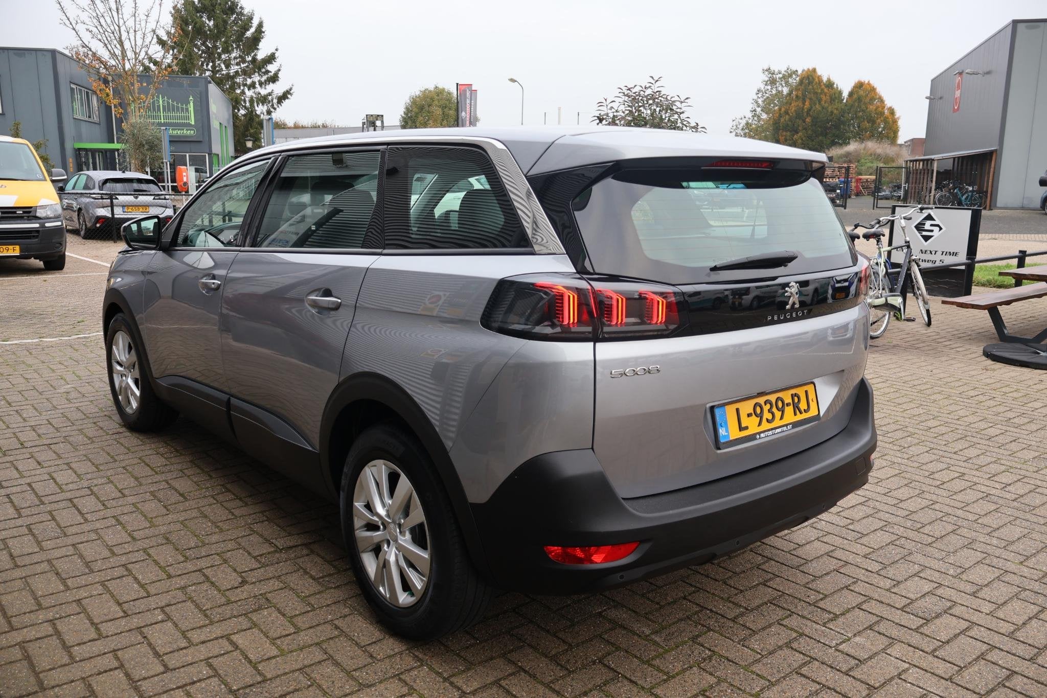 Peugeot 5008 1.2 Active 1e Eigenaar | NL-Auto | Dealer Onder, Voorwielaandrijving, Stof, Gebruikt, 1199 cc