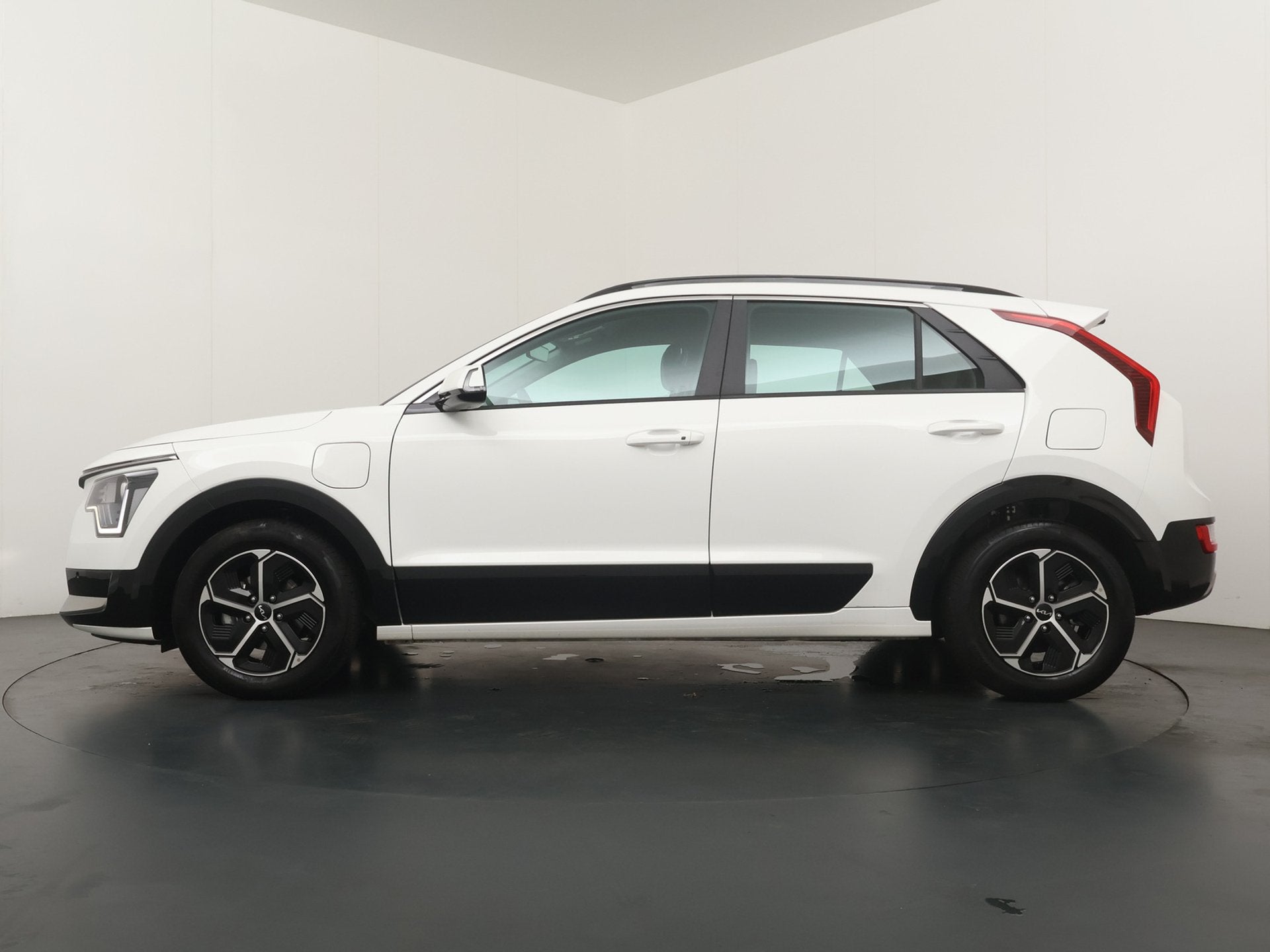 Kia Niro 1.6 GDi PHEV DynamicLine - Navigatie - Cruise Contr, Auto's, Gebruikt, Leder en Stof, Wit, 171 pk