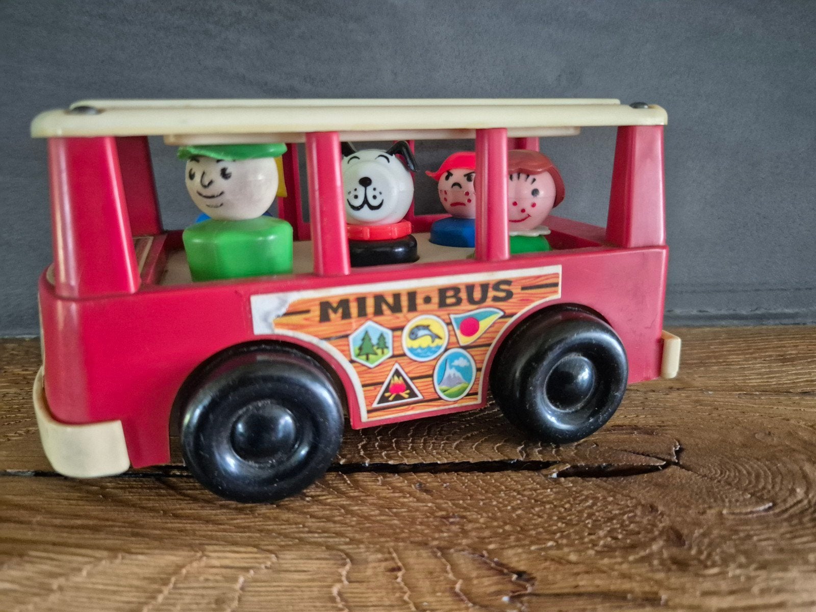 mini-bus Fisher-Price compleet met 5 poppetjes jaren 70, Kinderen en Baby's, Speelgoed | Fisher-Price, Ophalen of Verzenden, Zo goed als nieuw