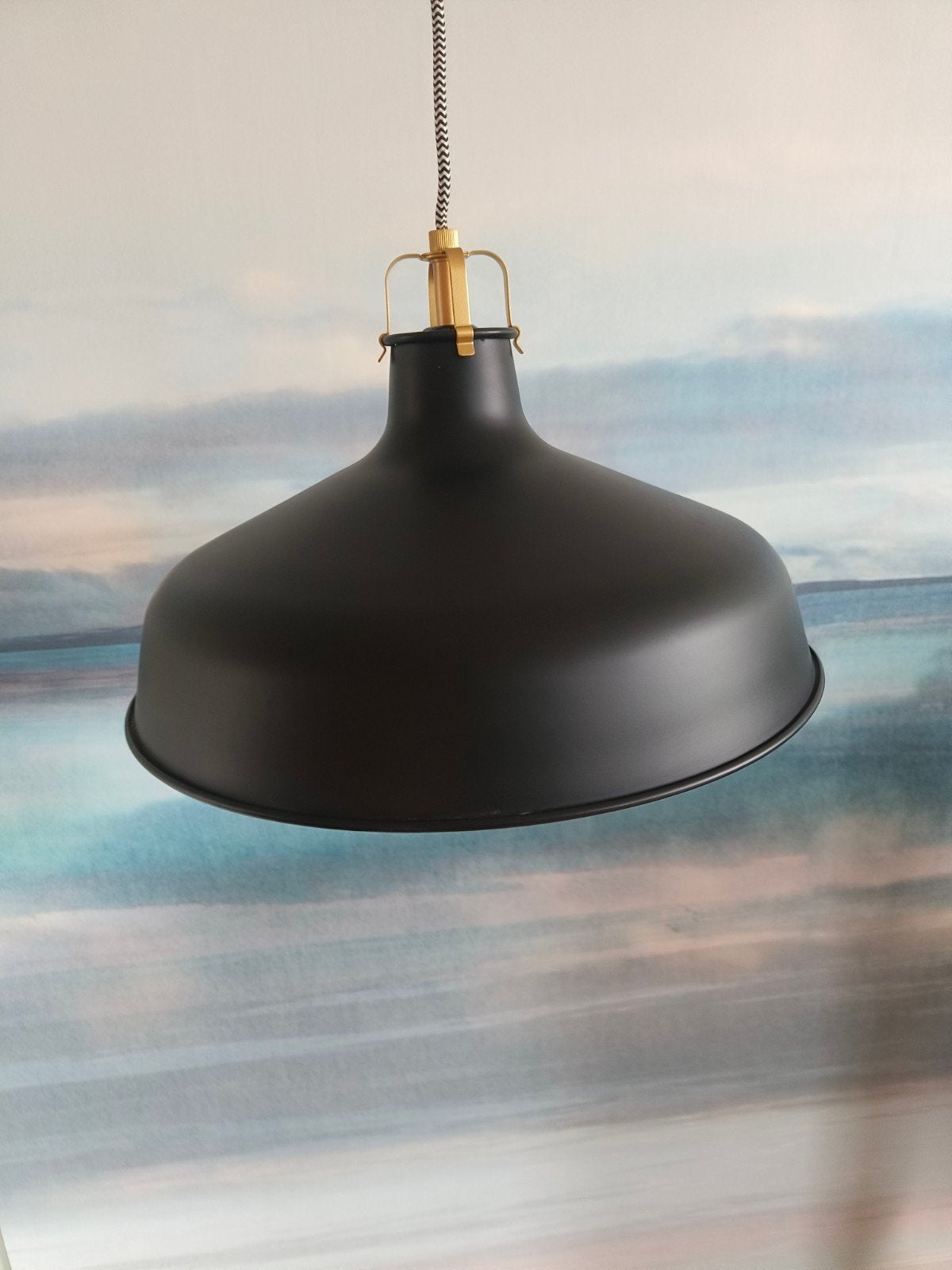 Ikea hanglamp zwart met goudkleurige details, Modern, Industrieel, Zo goed als nieuw, Metaal, E27 (groot)