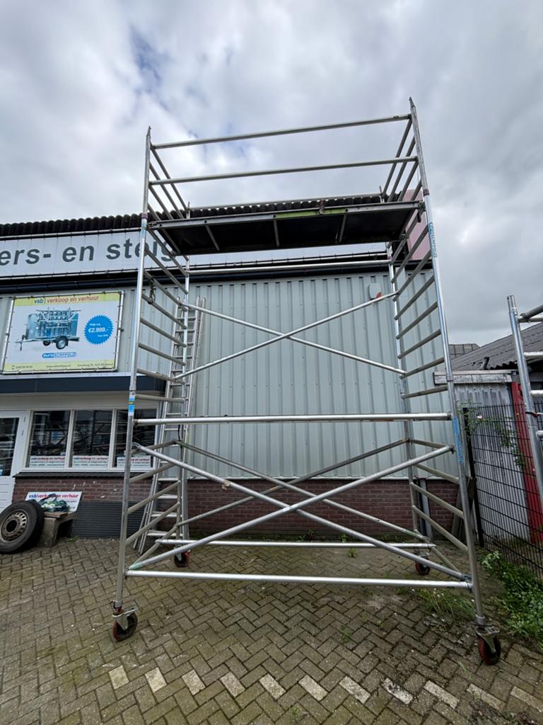 Nette gebruikte brede aluminium rolsteiger 6.20m WH, Ophalen, Zo goed als nieuw, Rolsteiger of Kamersteiger, 5 meter of hoger