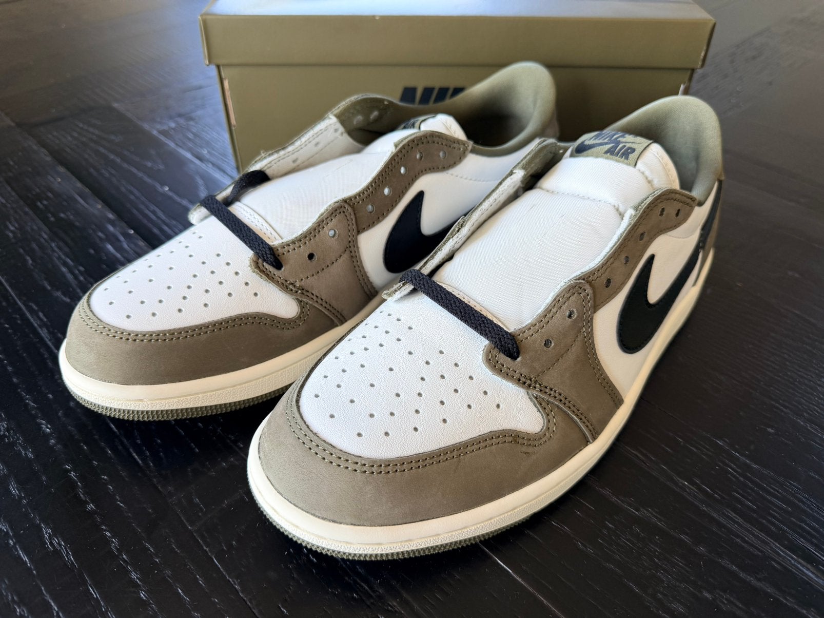 Air Jordan 1 Retro Low OG "Medium olive" 44.5, Verzenden, Nieuw, Overige kleuren