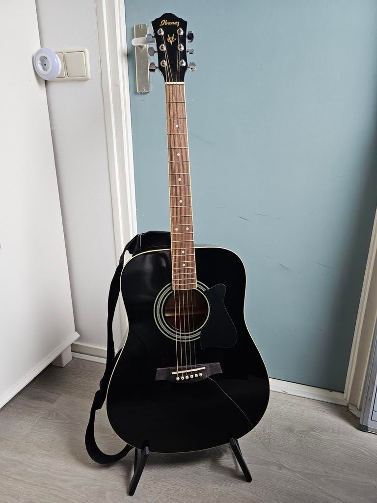 Ibanez akoestische gitaar V50JP-BK-27-02 met accessoires, Ophalen, Zo goed als nieuw, Western- of Steelstringgitaar, Met koffer