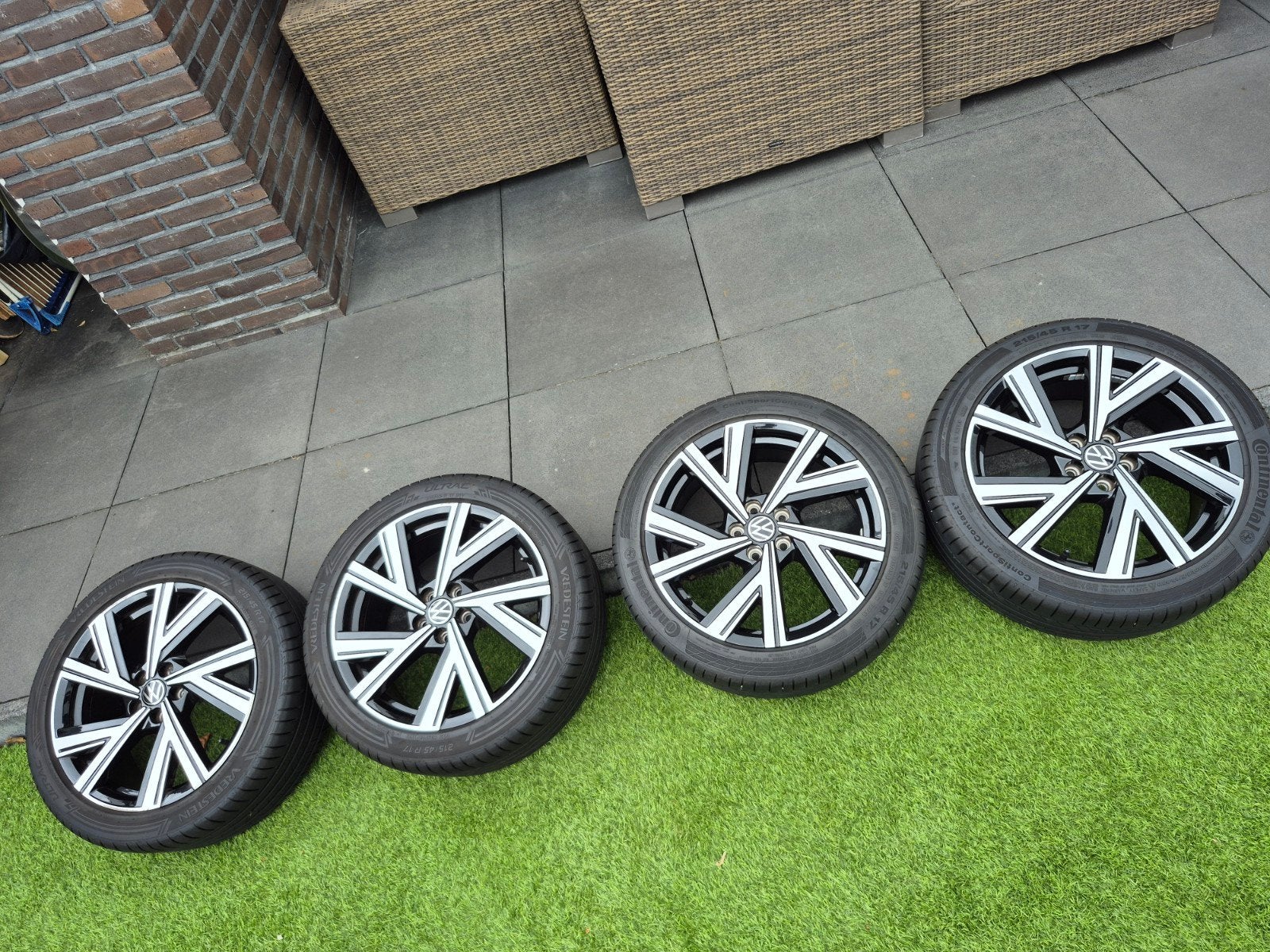 VW polo R-line 5 X 100  Bergamo velgen 17 inch + banden, Ophalen of Verzenden, Gebruikt