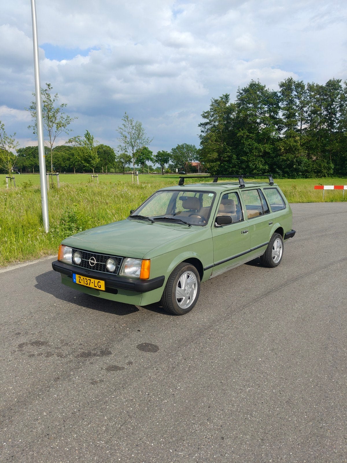 Opel Kadett d caravan 5 deurs 2.0 c20ne motor, Auto's, Opel, Particulier, Kadett, Diesel, Euro 1, Stationwagon, Handgeschakeld