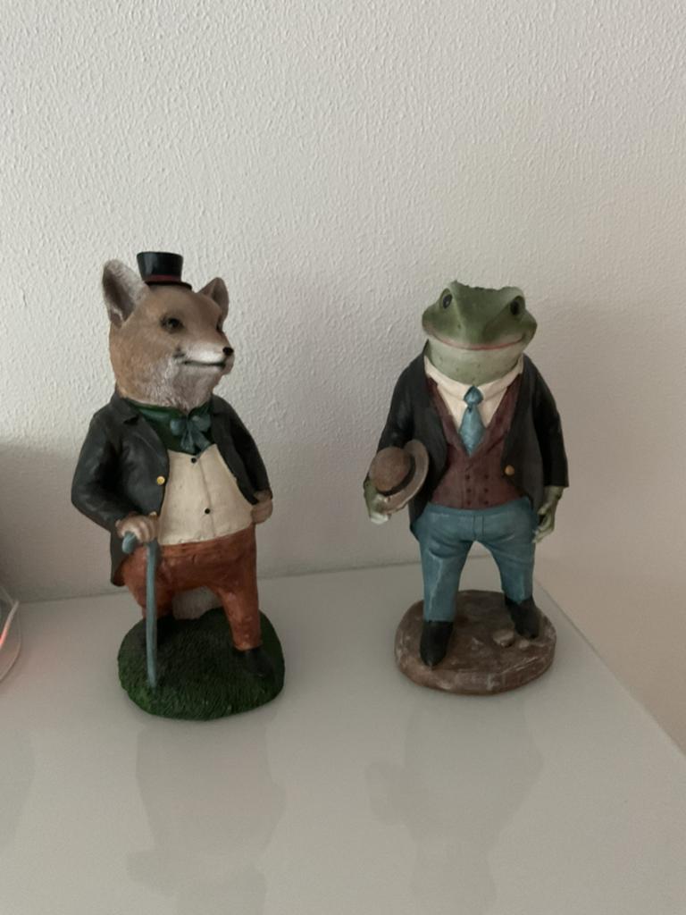 Kikker aangekleed beeld en wolf beeld met kleding als mens, Ophalen, Zo goed als nieuw, Dier