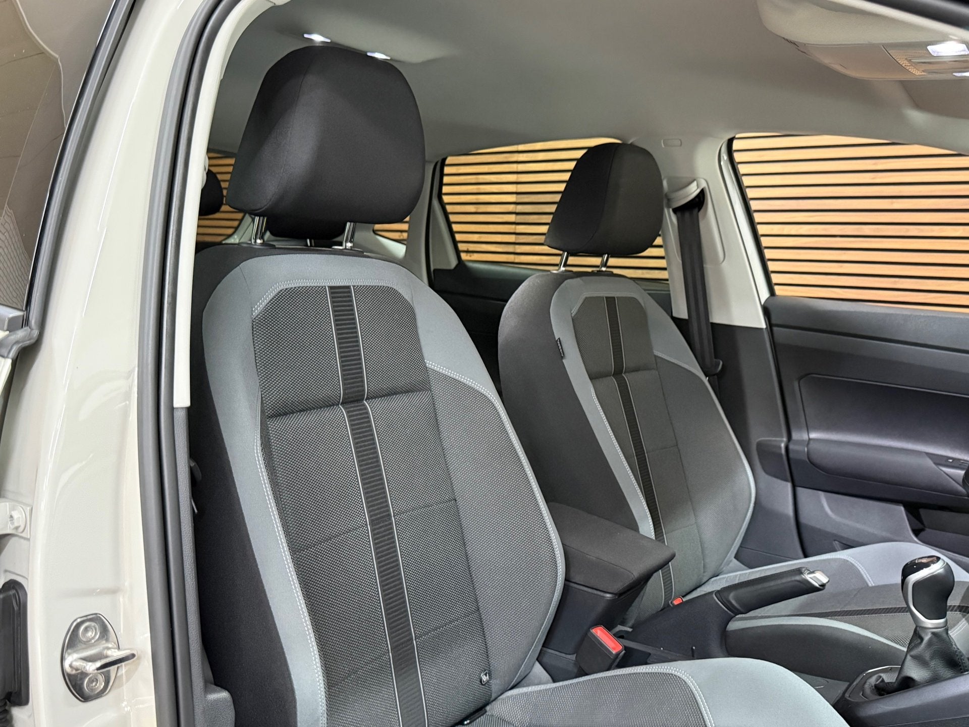 Volkswagen POLO 1.0 TSI Style Black Edition Business | Matri, Dealer onderhouden, Stof, Gebruikt, 1072 kg