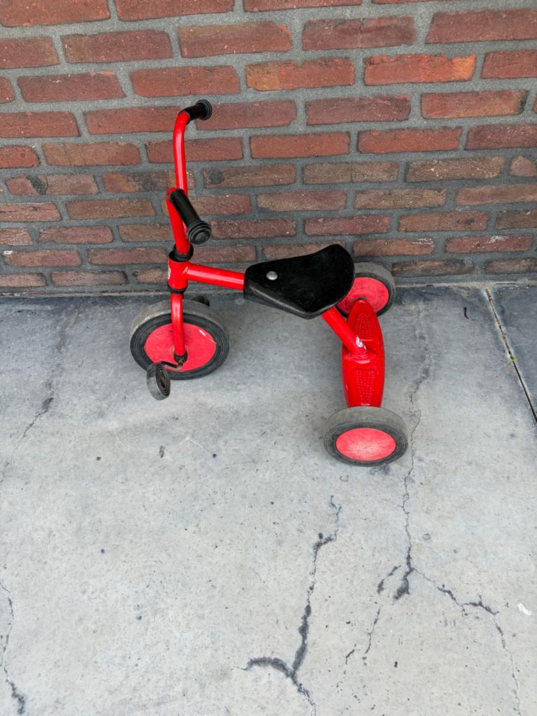 Rode driewieler, Ophalen, Gebruikt