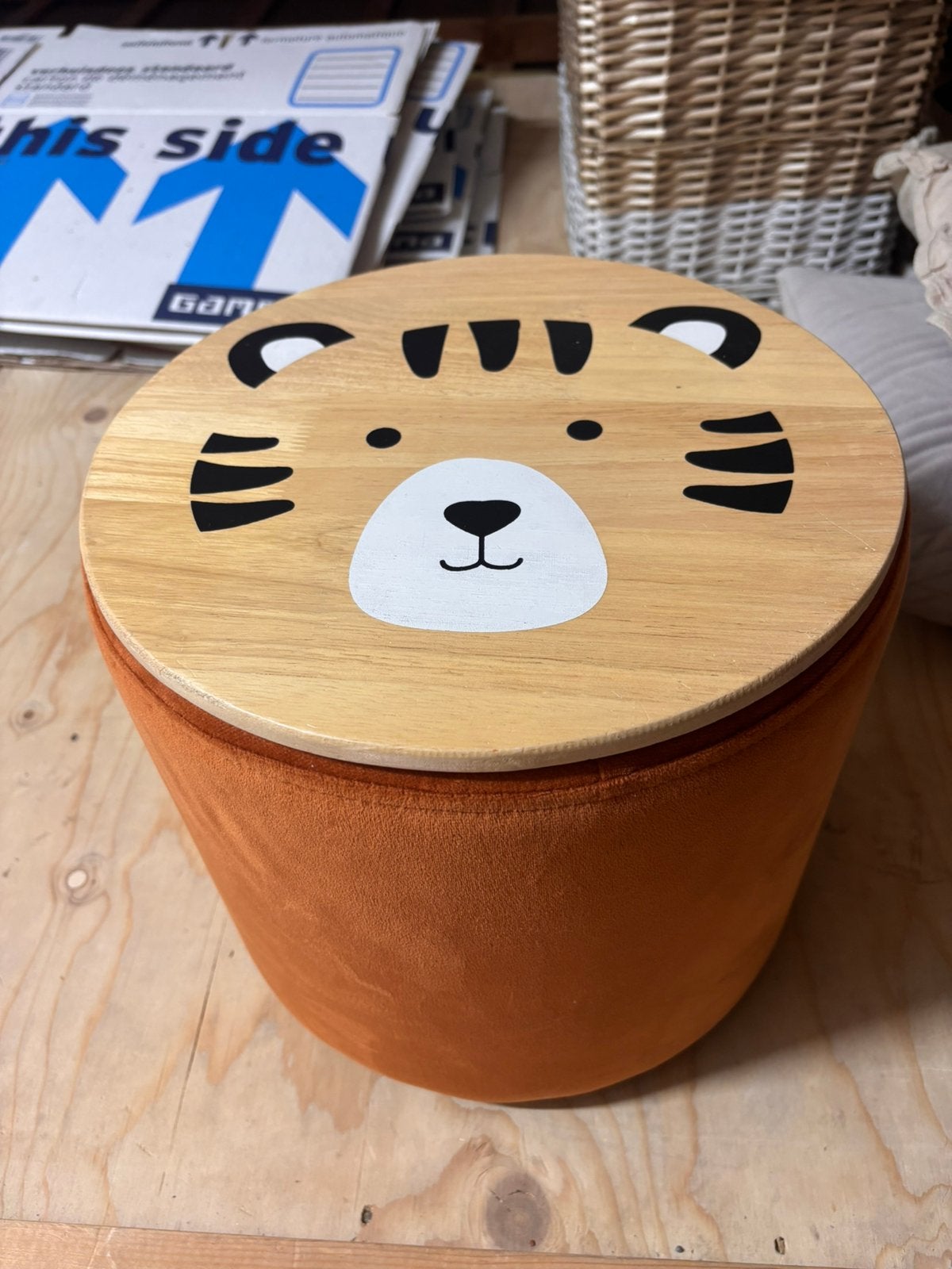Opberg kruk, Ophalen, Zo goed als nieuw, Hout