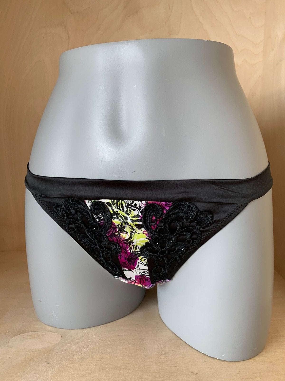 Pleasure state string maat XS koopje ‼️, Verzenden, Zwart, String