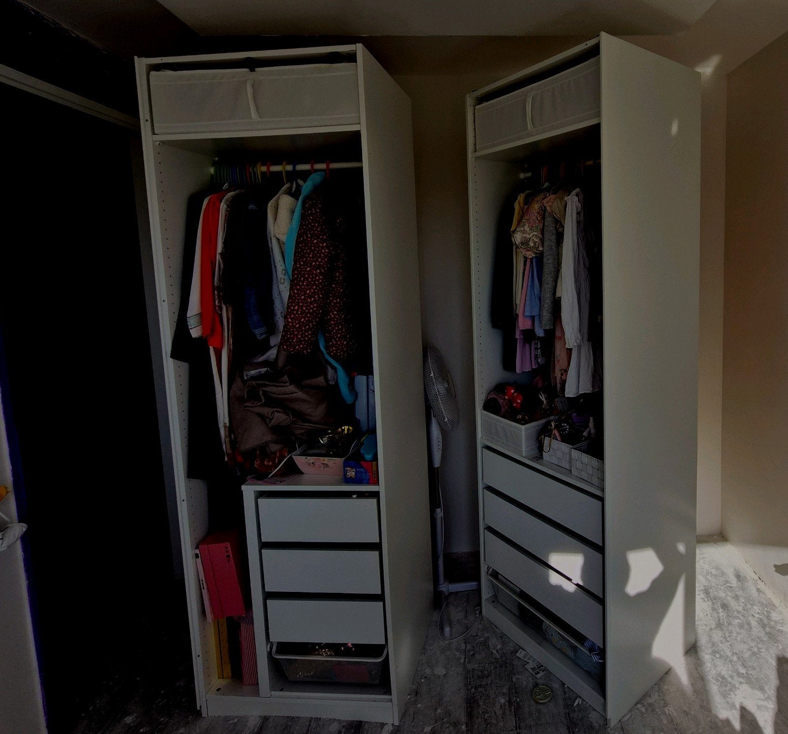 IKEA PAX kledingkast met schuifdeuren en spiegel (235x150), Ophalen of Verzenden, 50 tot 75 cm, 200 cm of meer