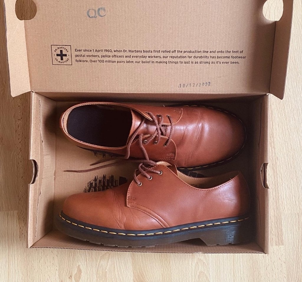 Dr. Martens schoenen, Bruin, Ophalen of Verzenden, Zo goed als nieuw, Veterschoenen