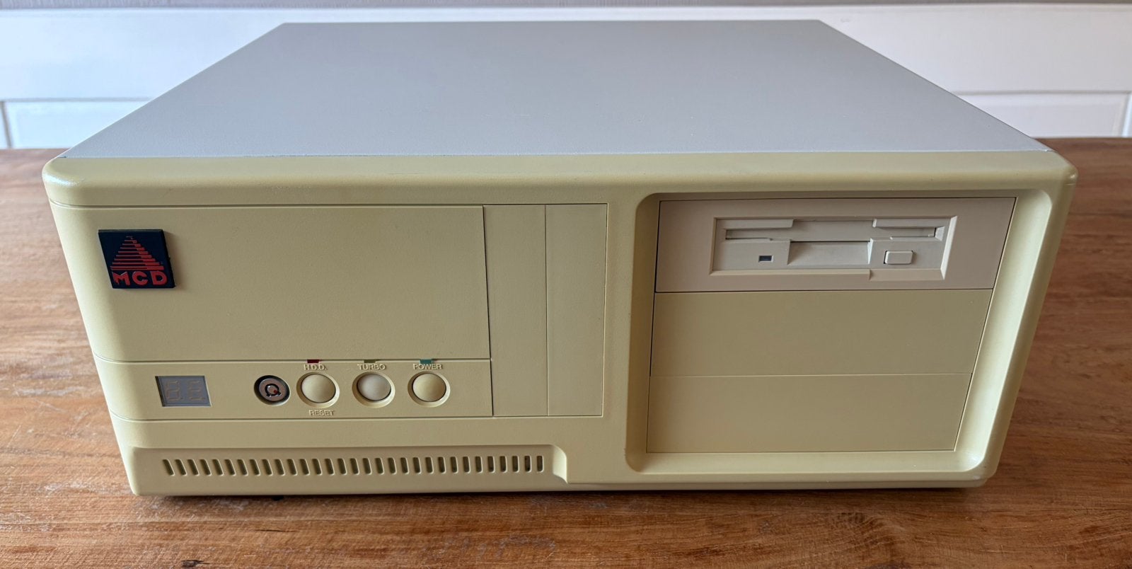 AT computerkast uit 1994 -MCD - met turbo knop en display, Ophalen of Verzenden