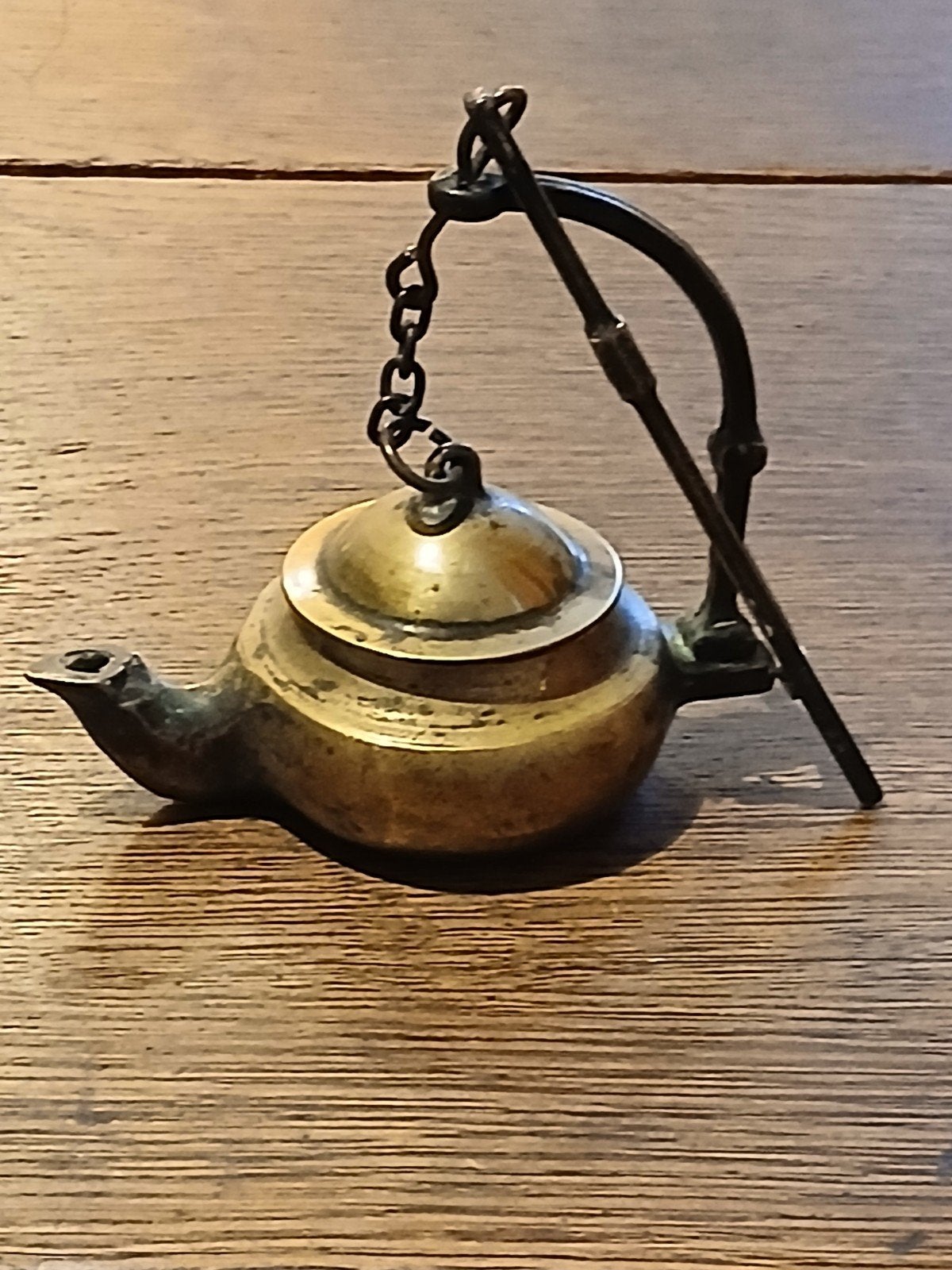ANTIEK OLIELAMPJE, (MESSING?) NOG IN ORGINELE STAAT., Ophalen of Verzenden