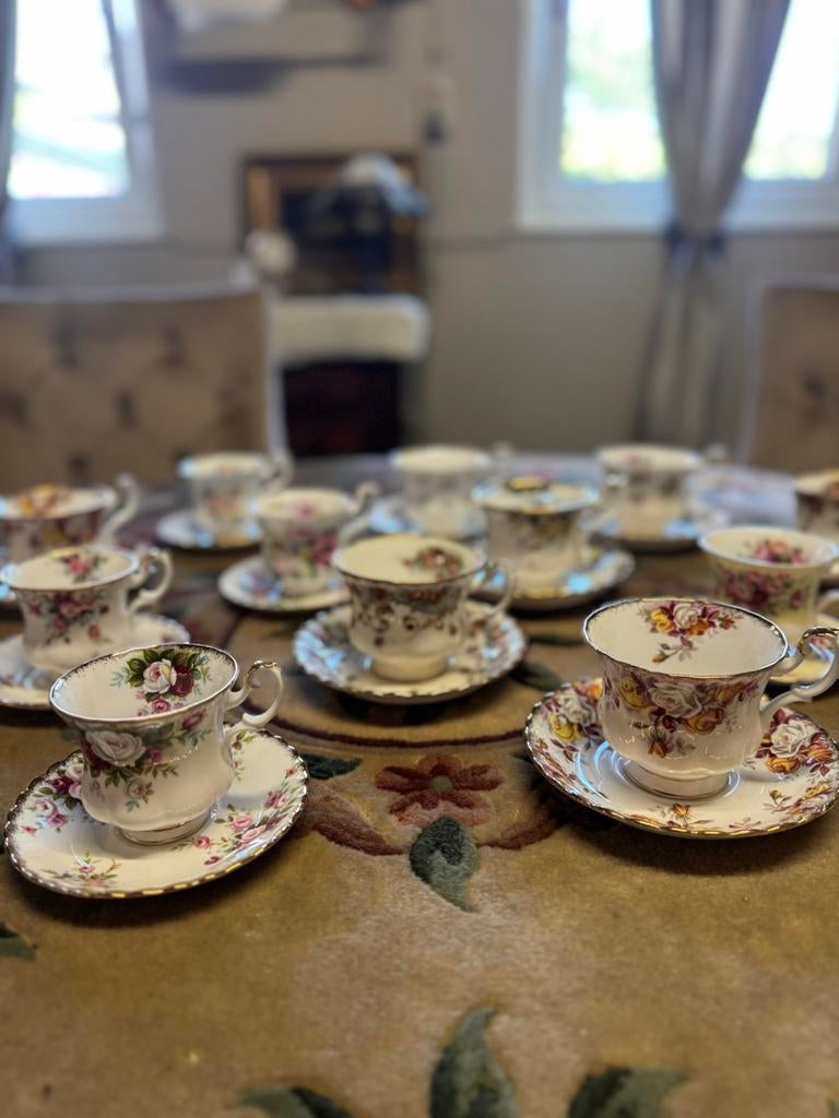 Verschillende Royal Albert kop en schotels, Ophalen