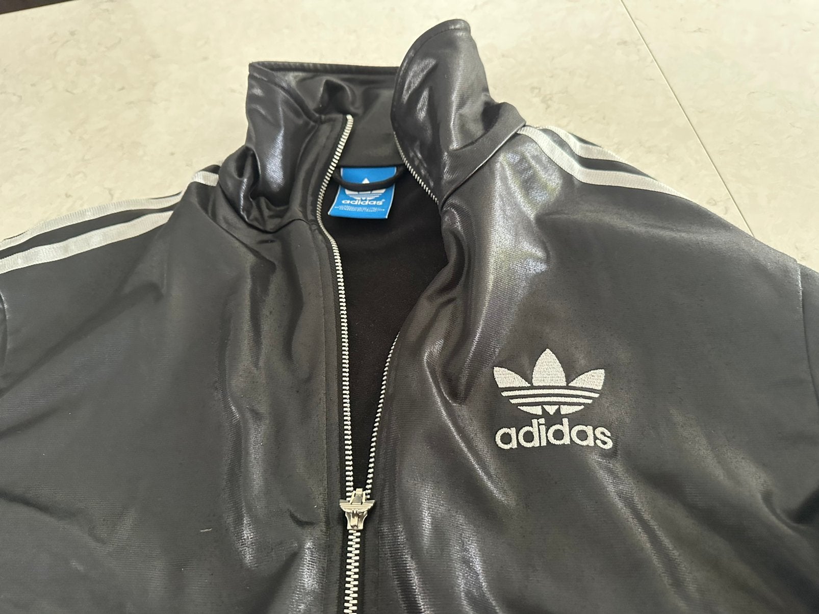 Adidas chile 62 trainingsjack Maat M, Maat 48/50 (M), Zwart, Ophalen of Verzenden, Gedragen