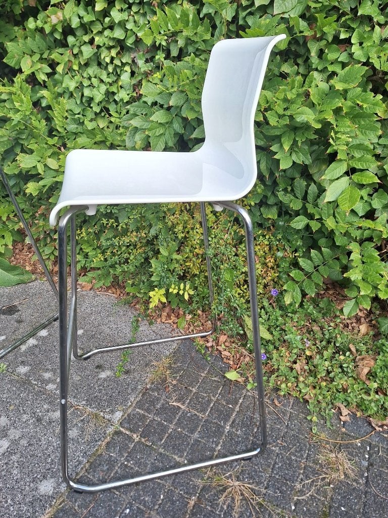 2 witte Ikea barkrukken, 2 krukken, Ophalen, Zo goed als nieuw, 60 tot 90 cm