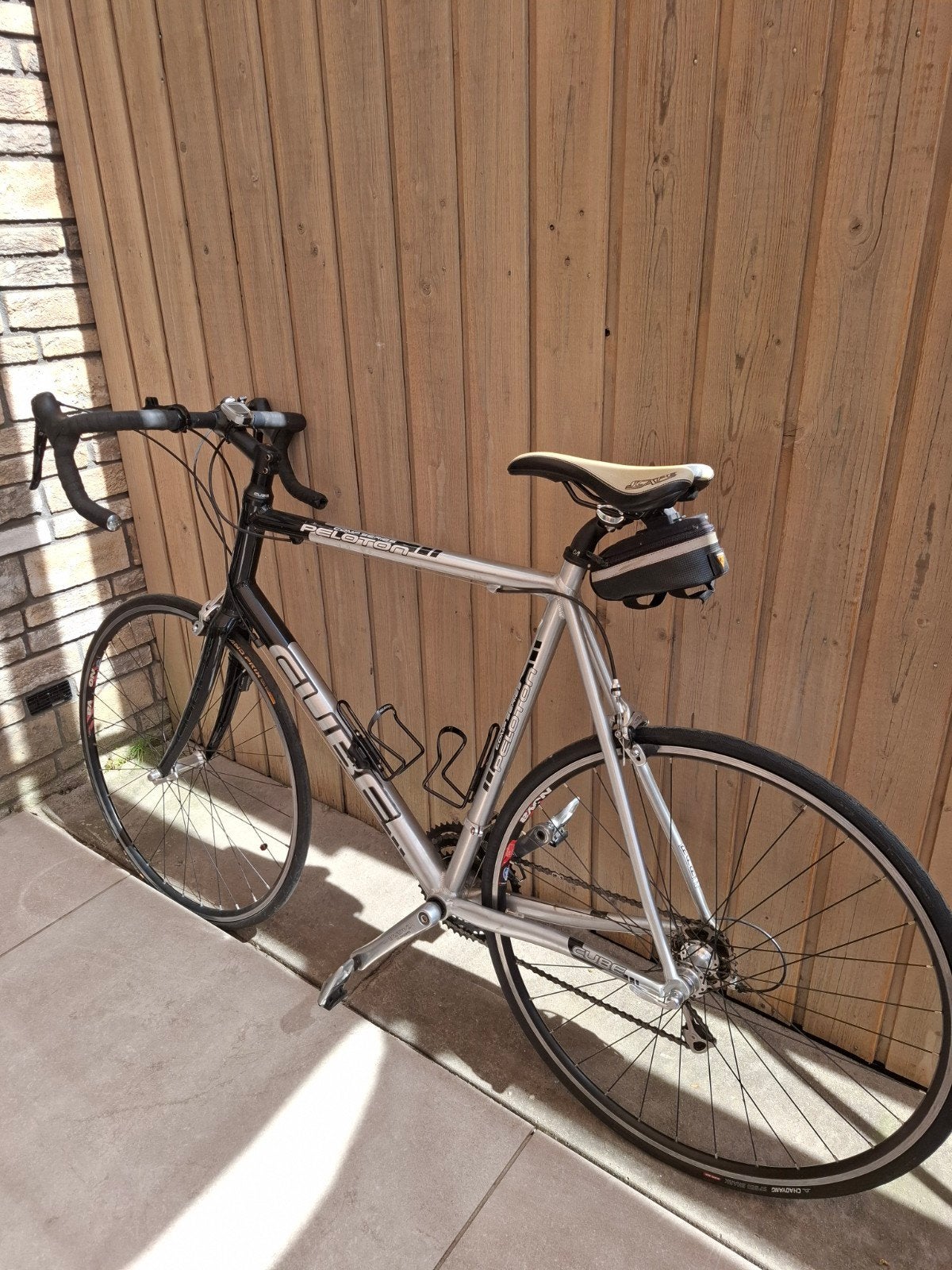 Racefiets Cube, wit, 10 tot 15 versnellingen, Zo goed als nieuw, 61 tot 65 cm, Ophalen