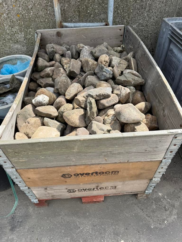 Kleine pallet met keitjes, Ophalen, Zo goed als nieuw, Bruin, Overige typen