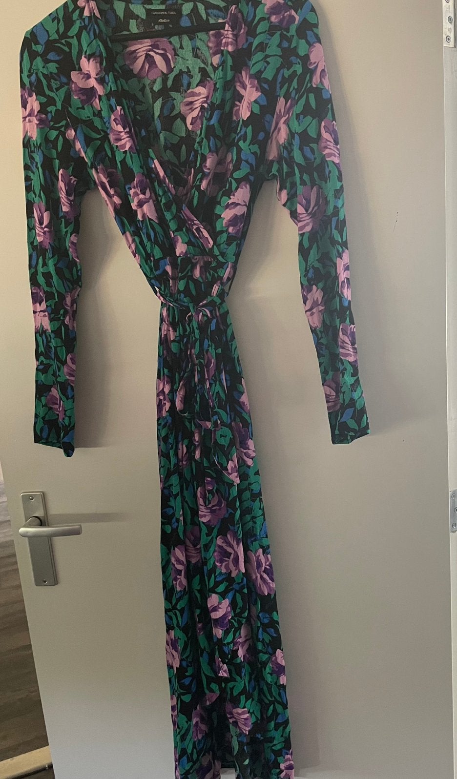Colourful Rebel maxi jurk paarse bloem, maat M, Kleding | Dames, Jurken, Maat 38/40 (M), Paars, Nieuw, Ophalen of Verzenden