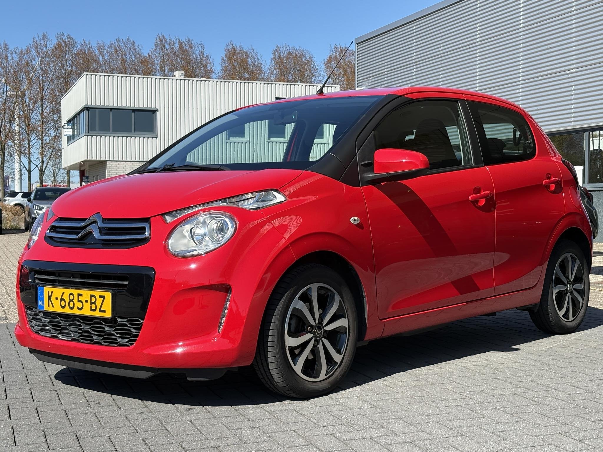 Citroen C1 1.0 VTi Shine | Carplay | Achteruitrijcamera | L., Voorwielaandrijving, Stof, Euro 6, 4 stoelen