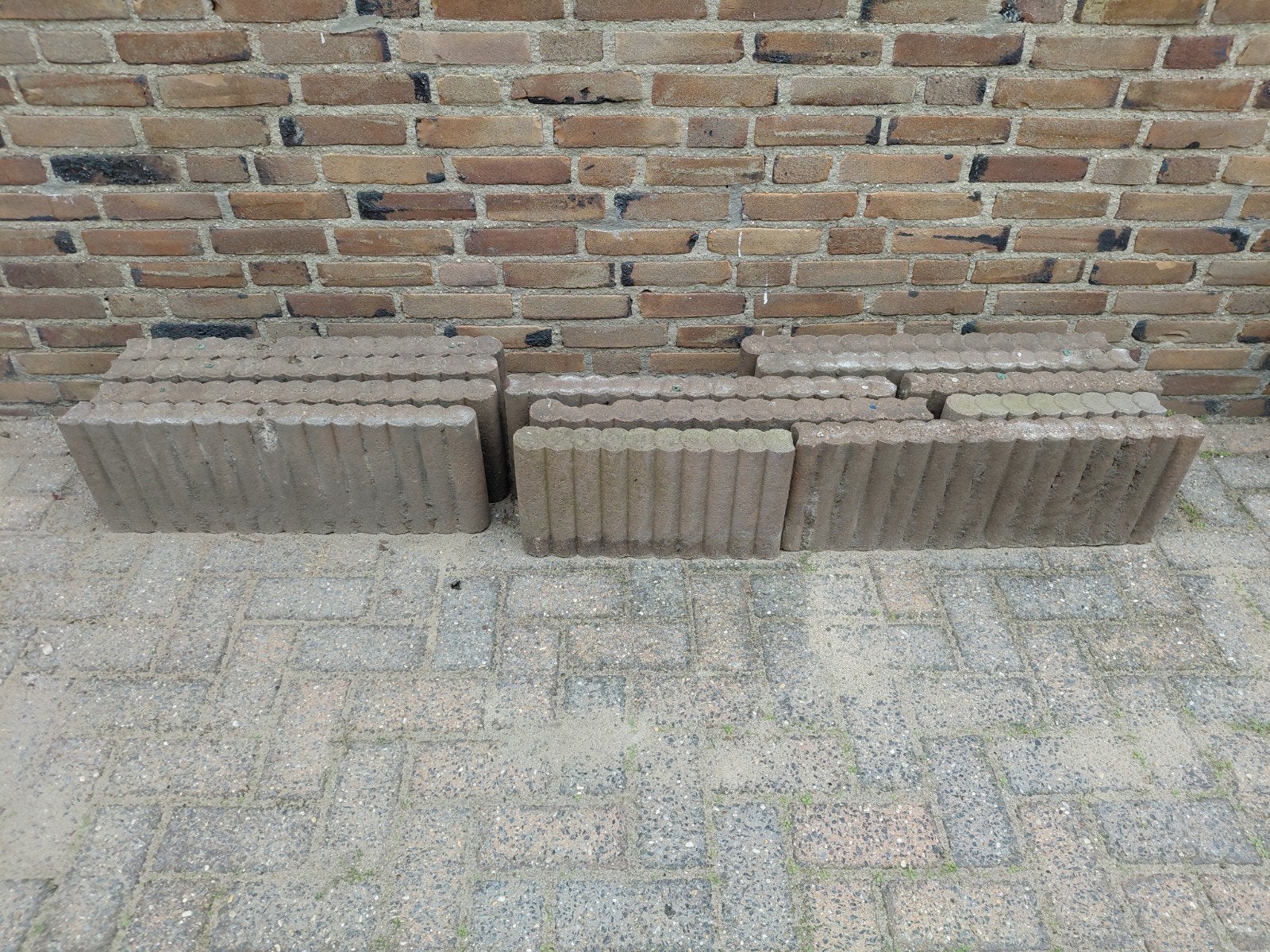 GRATIS - Betonnen bandjes / palissaden voor tuin of oprit, Tuin en Terras, Ophalen, Gebruikt, 25 cm of meer, Border