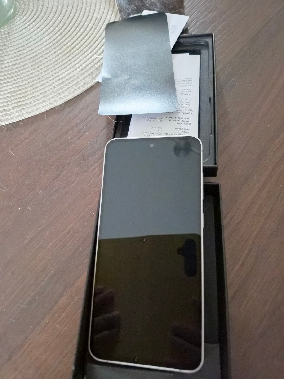 Foto 3 van Samsung Galaxy S24 FE 128GB Geel - Zo goed als nieuw