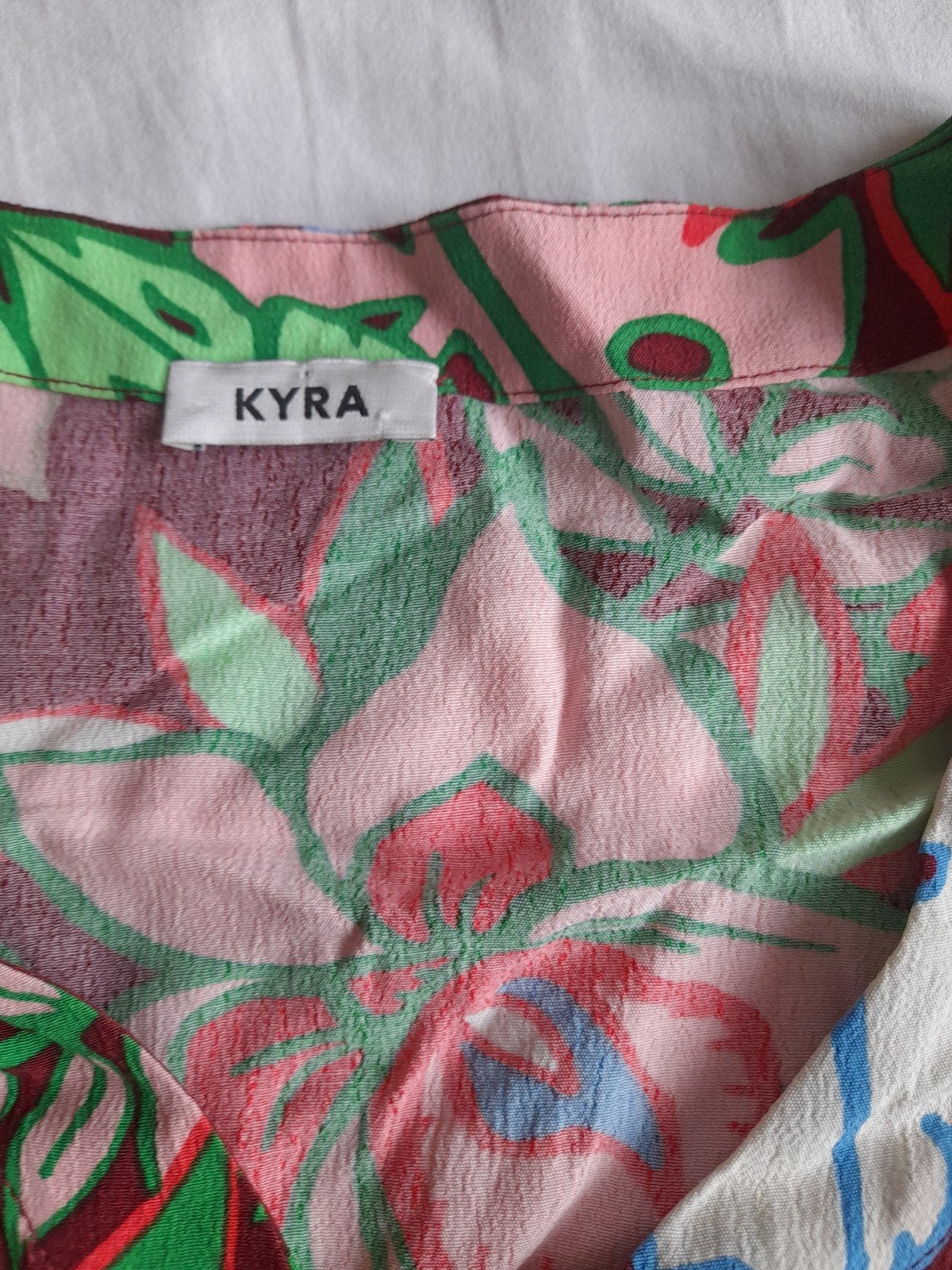 blouse van kyra, Ophalen of Verzenden, Zo goed als nieuw, Maat 42/44 (L)