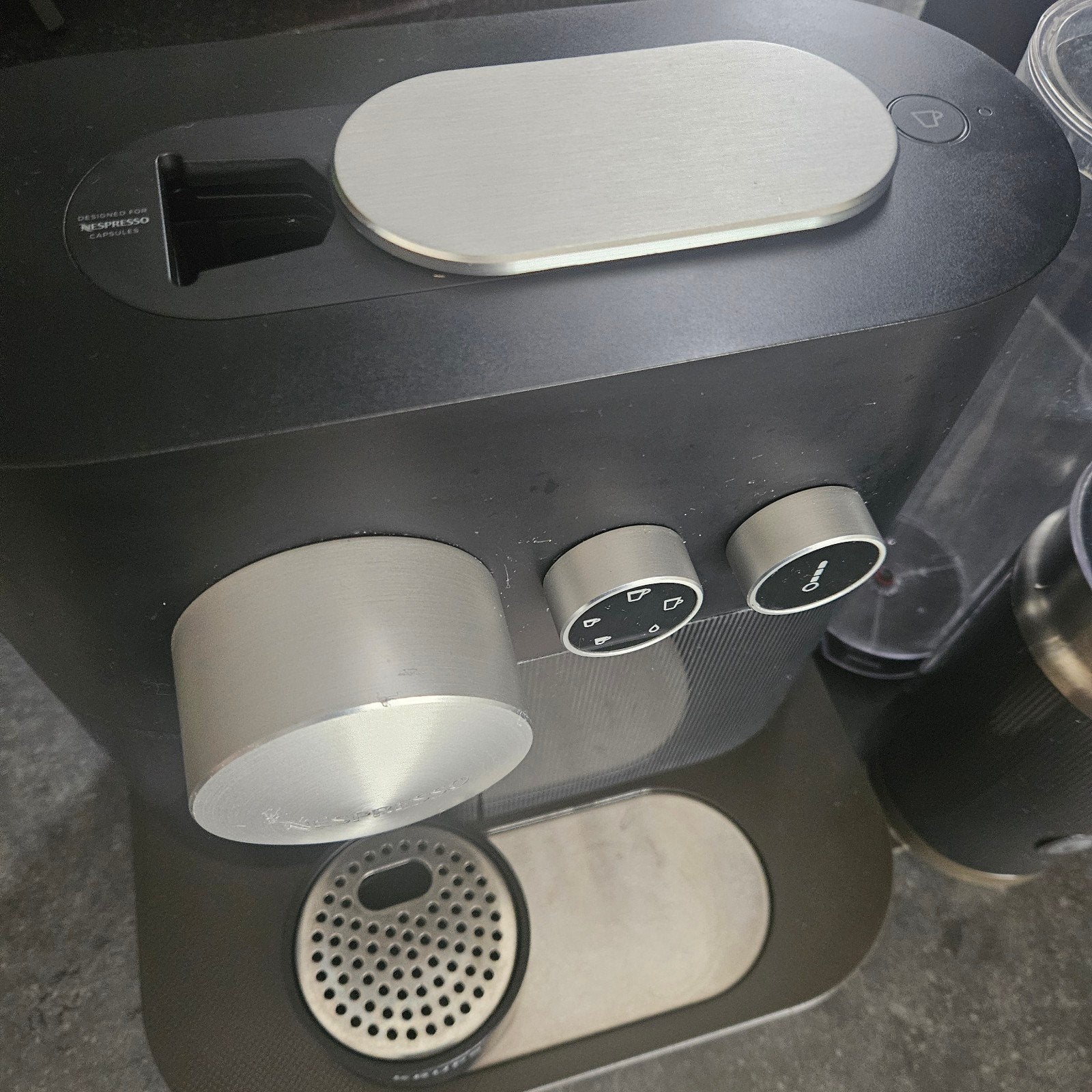 Nespresso XN6018 met melkopschuimer, Witgoed en Apparatuur, Koffiezetapparaten, Ophalen, Koffiemachine, Zo goed als nieuw, Koffiepads en cups