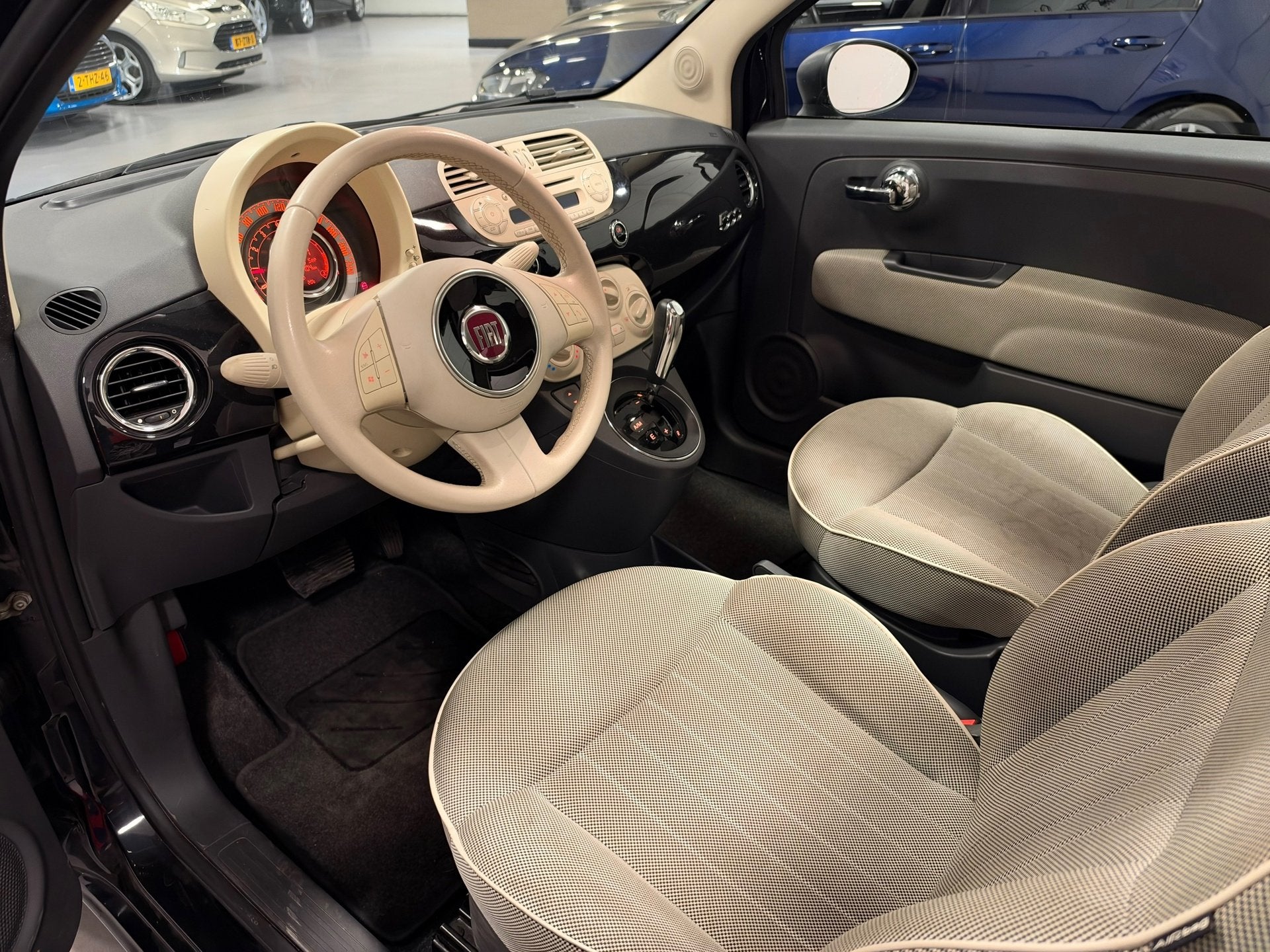 Fiat 500 1.2 Lounge Nap Automaat Airco Bluetooth Pano 16 Inc, Auto's, Euro 5, Stof, Gebruikt, 4 cilinders