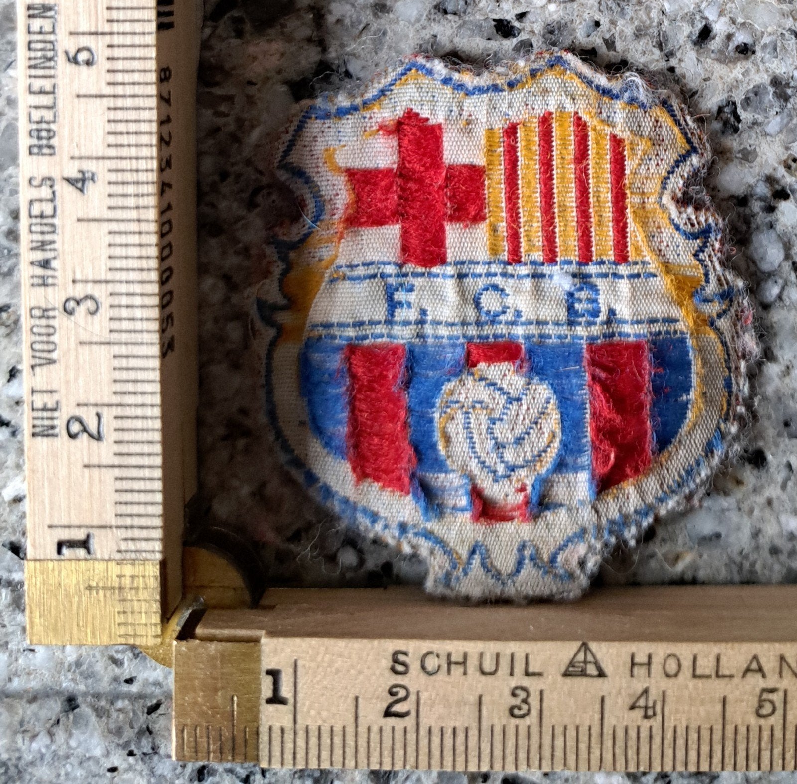 Vintage kleine patch FC Barcelona voetbalclub, Verzamelen, Sportartikelen en Voetbal, Zo goed als nieuw, Poster, Plaatje of Sticker