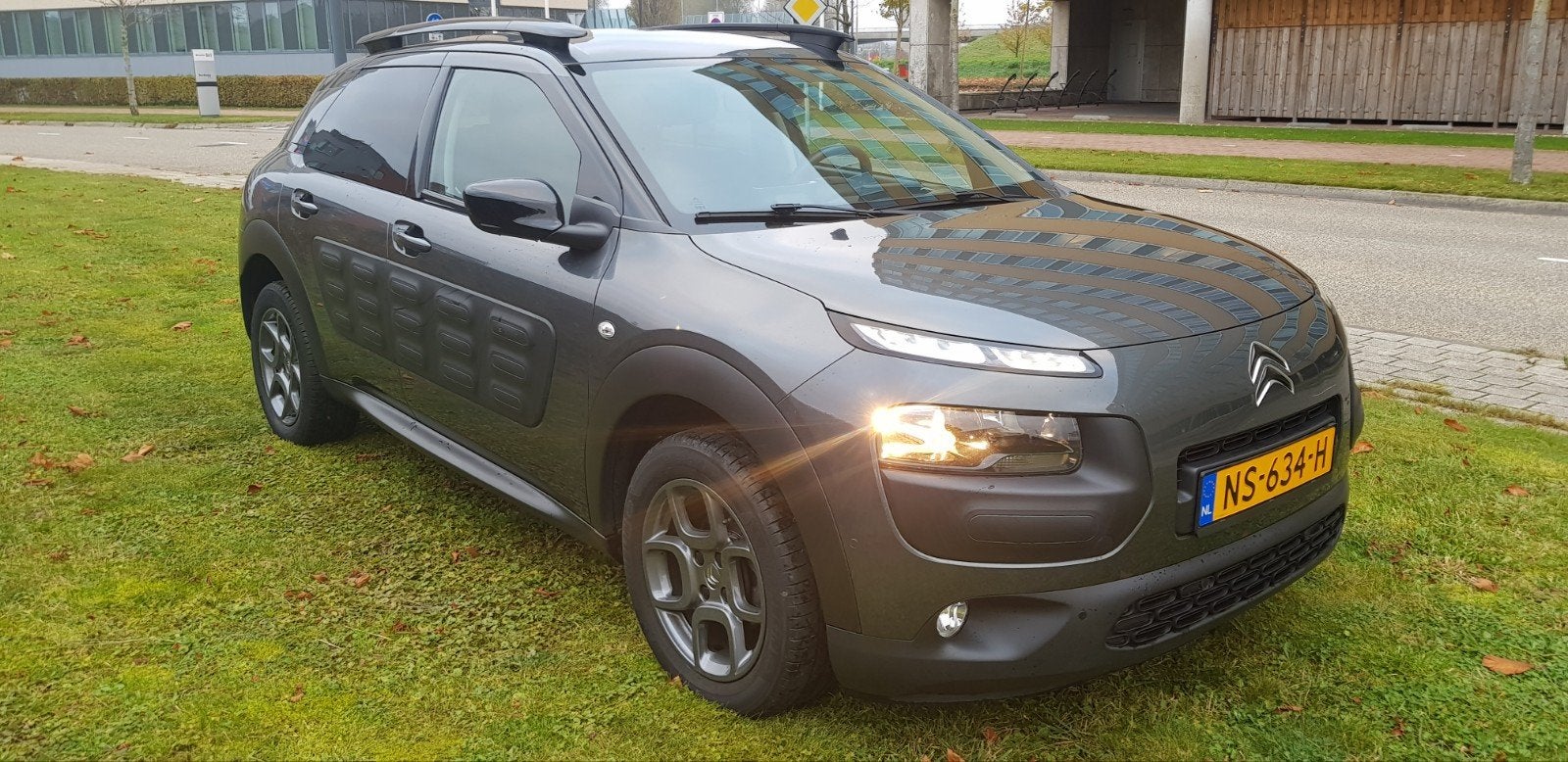 Citroën C4 Cactus Puretech 82pk 2017 Grijs, Voorwielaandrijving, 40 €/maand, 1199 cc, Handgeschakeld