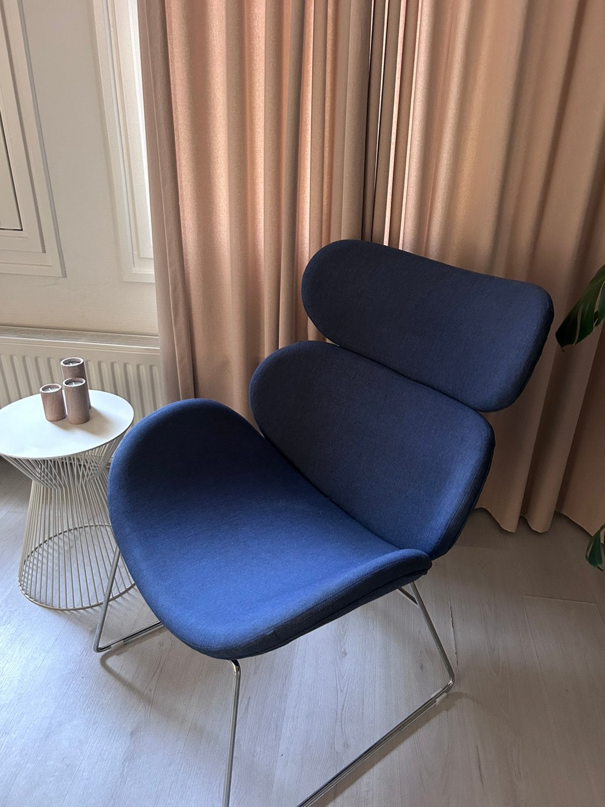 Moderne design lounge fauteuil - blauw - vtwonen, Ophalen, 75 tot 100 cm, Zo goed als nieuw, Metaal