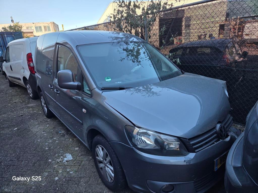 Volkswagen Caddy 1.6 tdi, Auto diversen, Schadeauto's, Ophalen, Zilver of Grijs, Diesel, Overige carrosserieën