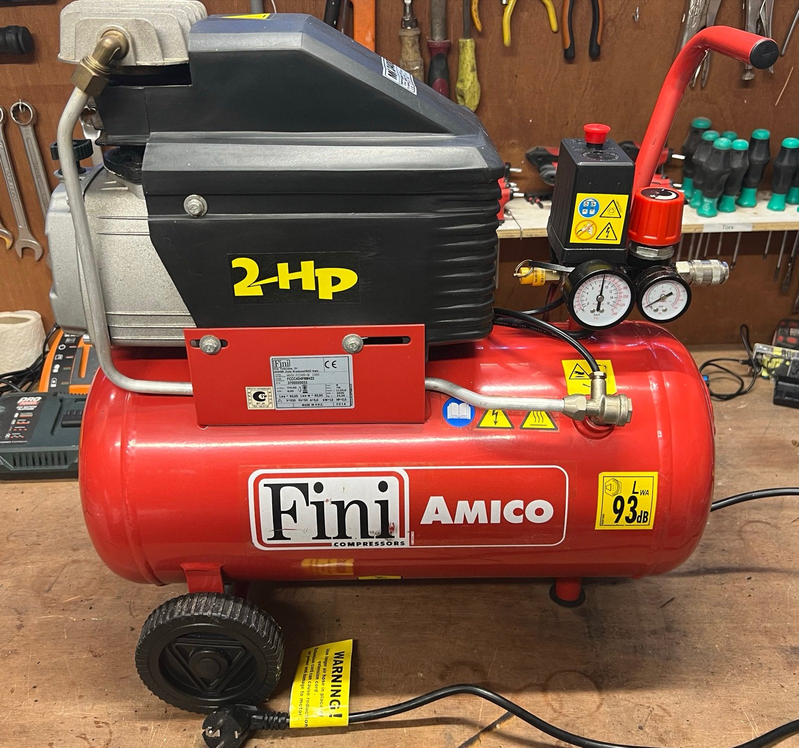 Fini Amico Compressor 24l met Instelbaar Ventiel 0-8 bar, Gebruikt, 6 tot 10 bar, Ophalen of Verzenden, Minder dan 200 liter/min