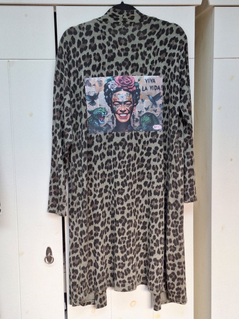 Lang vest, Frida Kahlo viva la vida  dames vest panterprint, Kleding | Dames, Ophalen of Verzenden, Nieuw, Maat 42/44 (L), Bruin