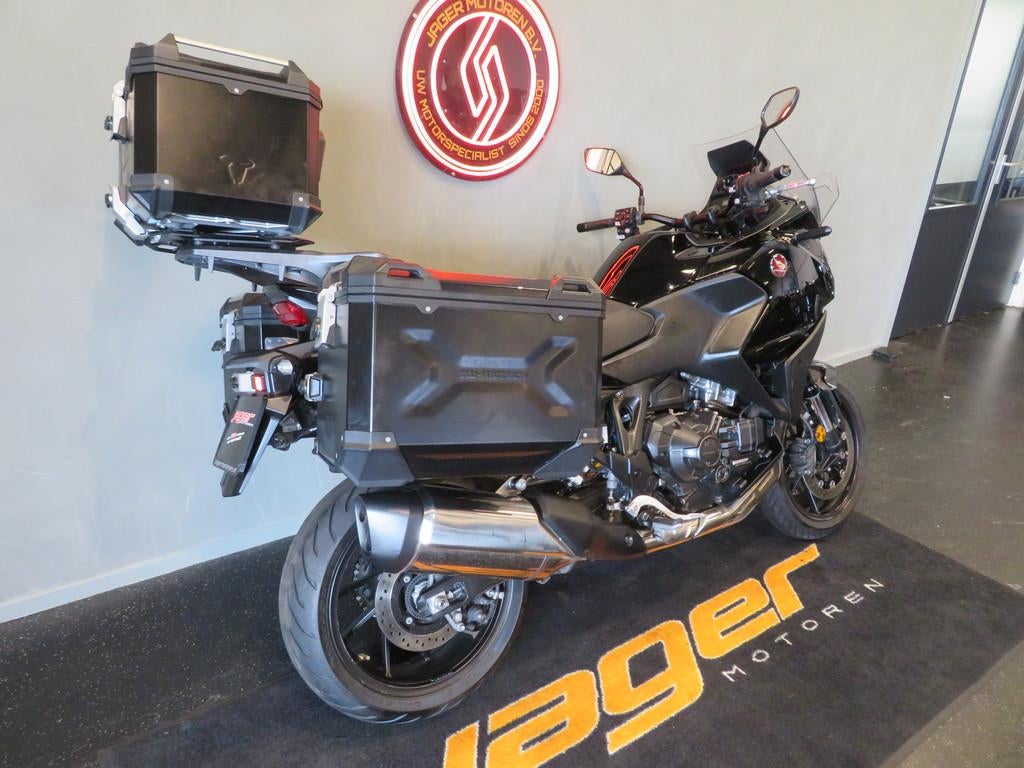 Honda NT 1100 DCT ZEER FRAAI! KOFFERS (bj 2022), Bedrijf, Toermotor, 1084 cc
