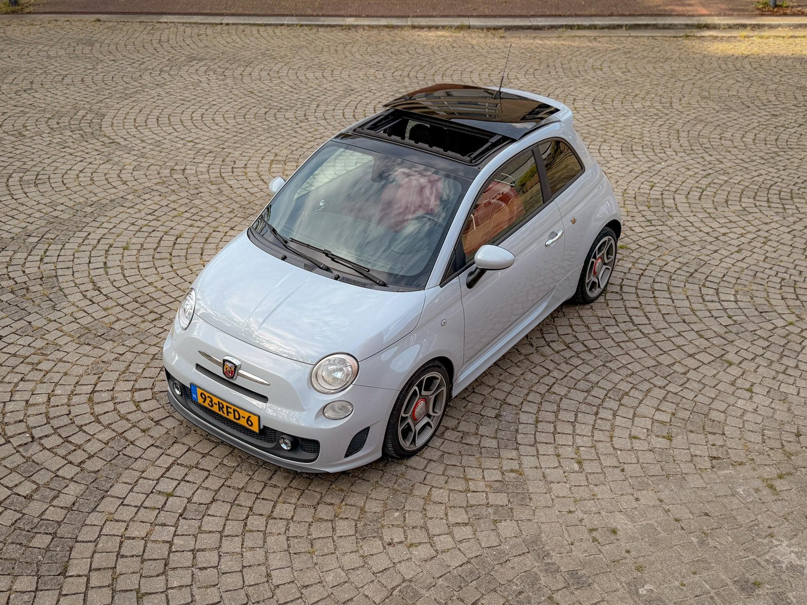 Abarth 500 1.4 T-jet 135PK Schuifdak, Climate control, PDC, Auto's, Voorwielaandrijving, Euro 5, 15 km/l, 40 €/maand