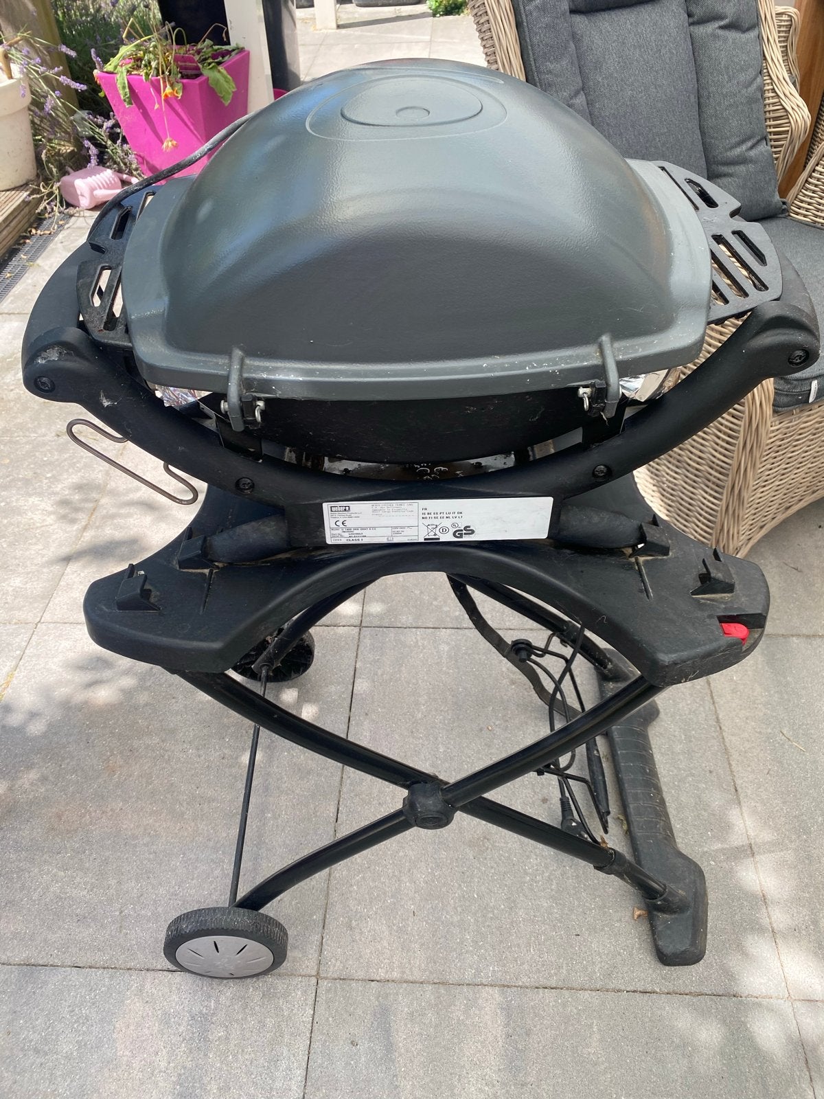 Weber Q2000 elektrische barbecue met onderstel  Defect, Ophalen of Verzenden, Gebruikt