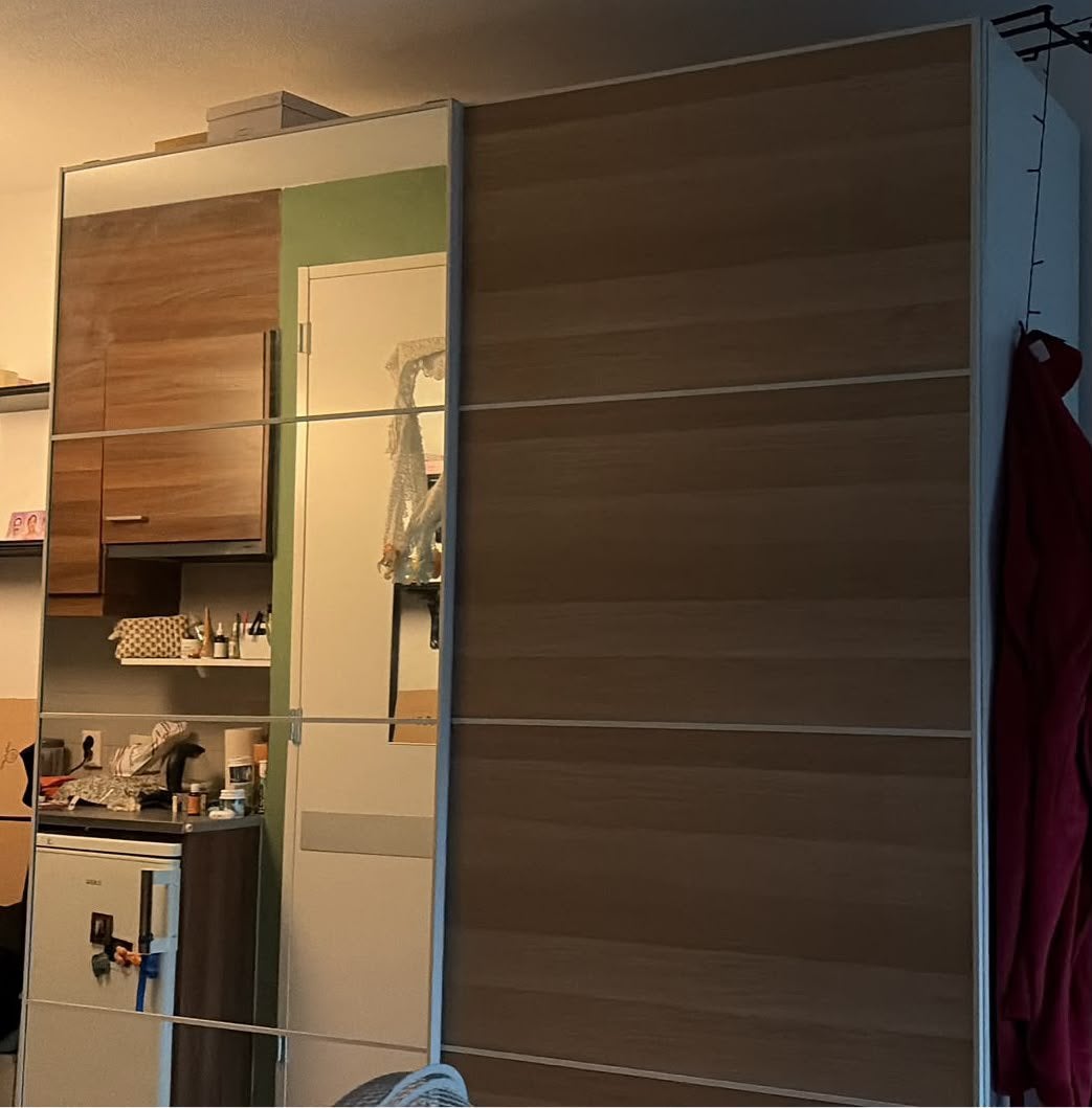 Kledingkast met schuifdeuren en spiegel, Met deur(en), Ophalen of Verzenden, Zo goed als nieuw, 200 cm of meer