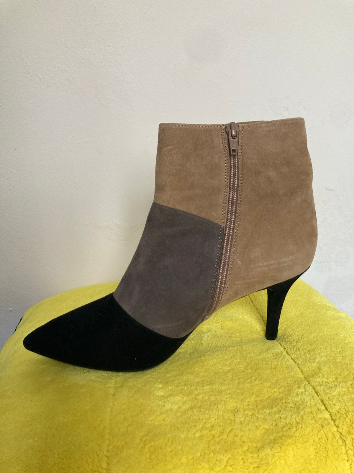 Elegante dameslaars, Kleding | Dames, Schoenen, Zwart, Lage of Enkellaarzen, Ophalen of Verzenden, Zo goed als nieuw