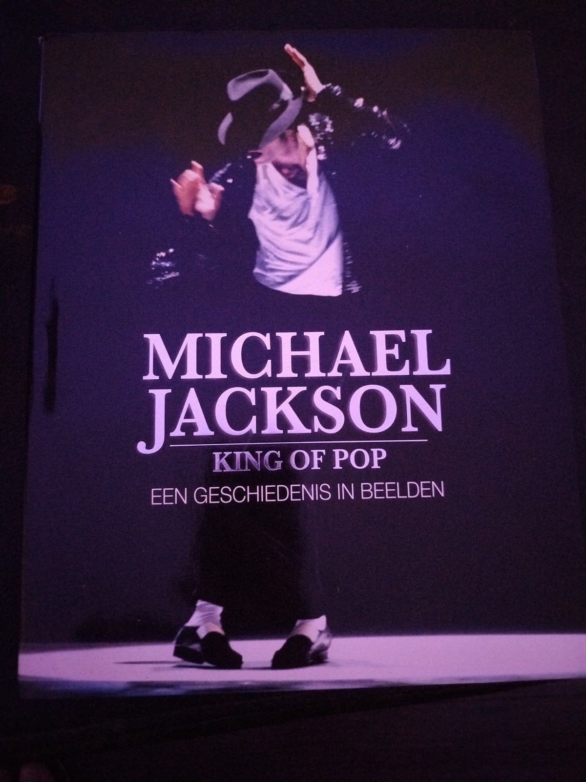 MICHAEL JACKSON KING OF POP GESCHIEDENIS IN BEELDEN HARDCOVE, Onbekend (biografie), Artiest, Ophalen of Verzenden, Zo goed als nieuw