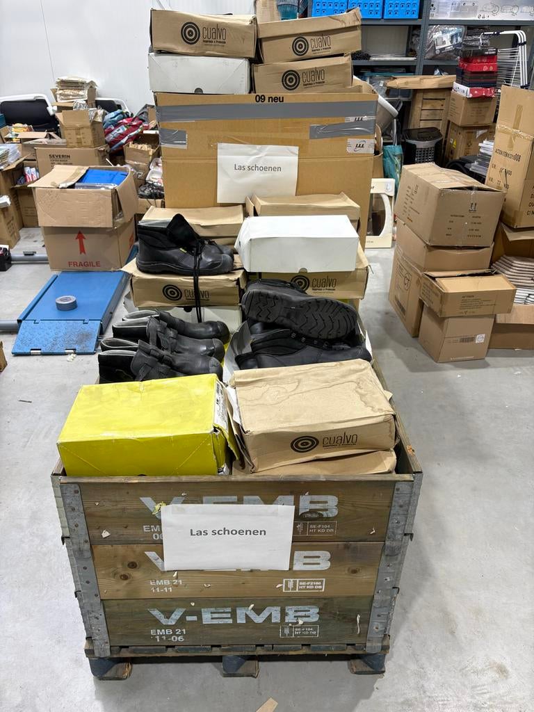 Partij lasschoenen maat 44 & 46 - 1.5 pallet, Doe-het-zelf en Verbouw, Veiligheidskleding, Nieuw, Ophalen