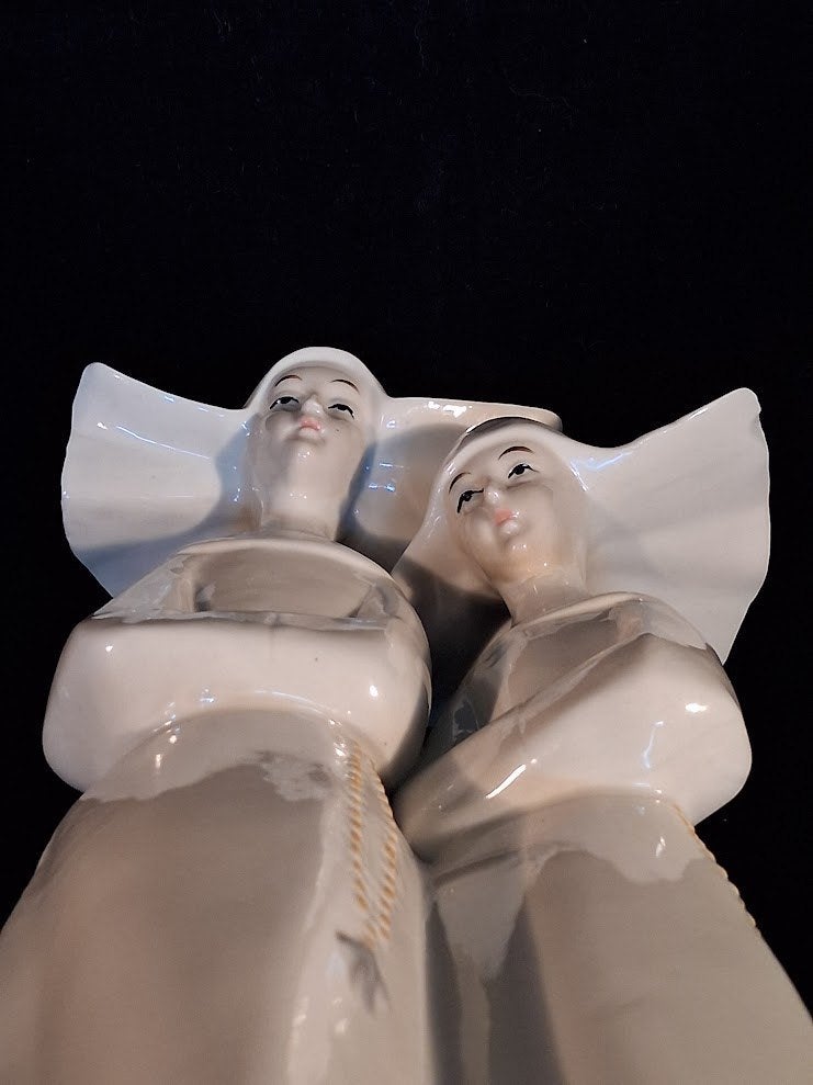 Lladro beeld porcelein "Twee nonnen", Antiek en Kunst, Ophalen of Verzenden