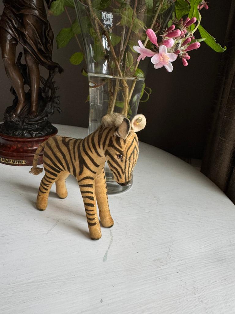 “STEIFF Zebra “ van fluweel 1952 met Button in t’ oor, Verzenden