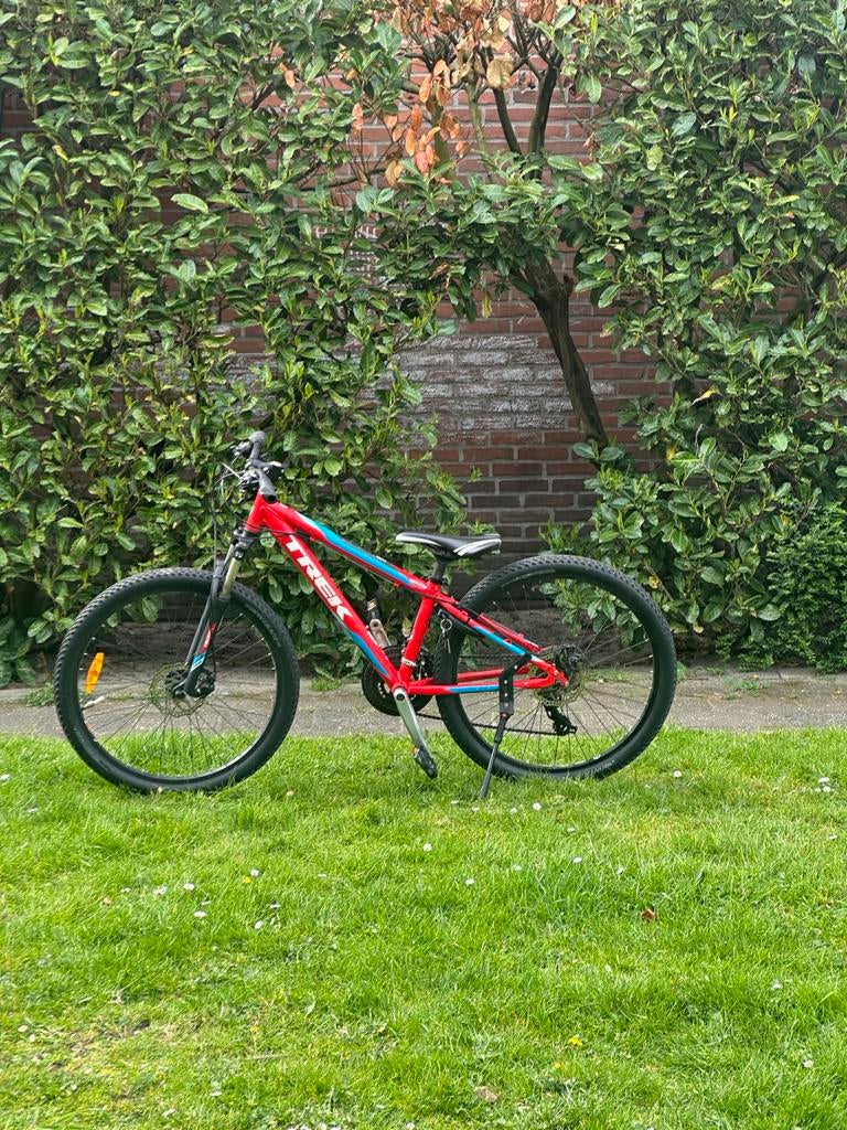 Trek 3500 Mountainbike - Rood/Blauw met goede remmen, Fietsen en Brommers, Fietsen | Mountainbikes en ATB, Gebruikt, Hardtail