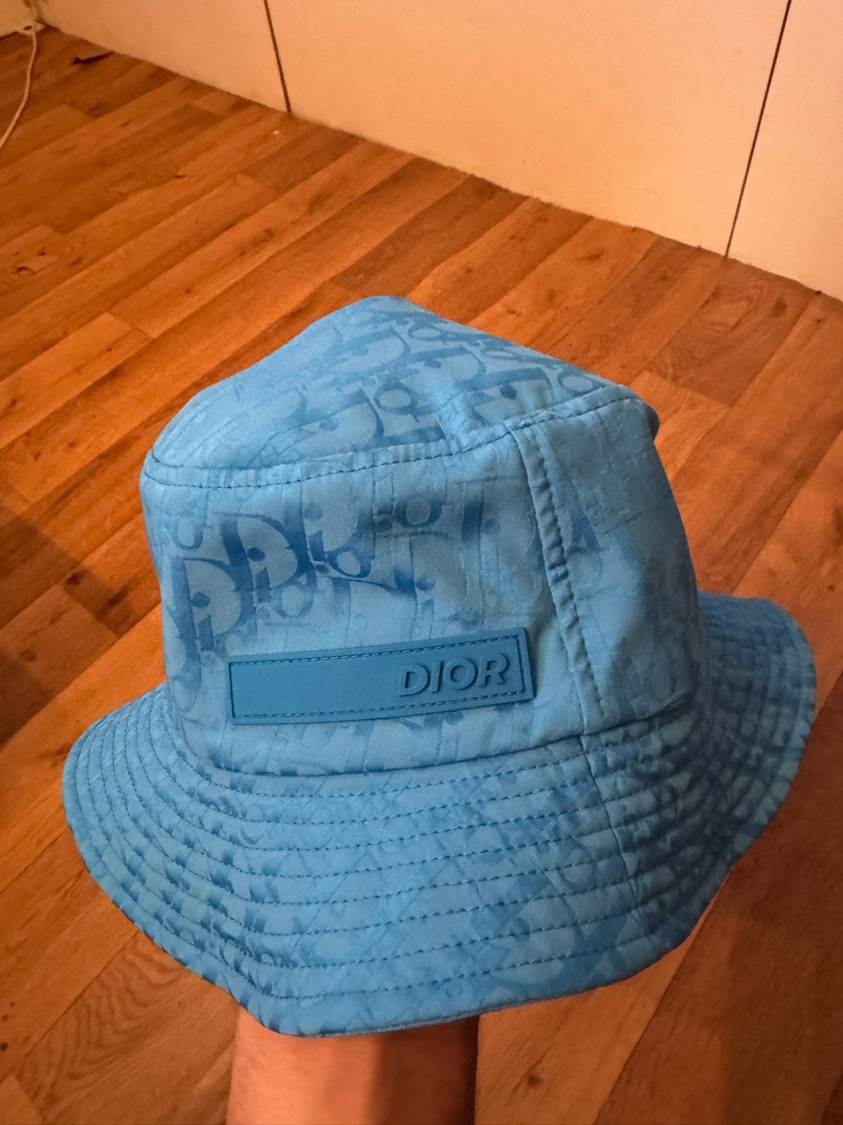 Dior Bucket Hat Blauw - Zo goed als nieuw, Kleding | Dames, Ophalen of Verzenden, Zo goed als nieuw, Hoed