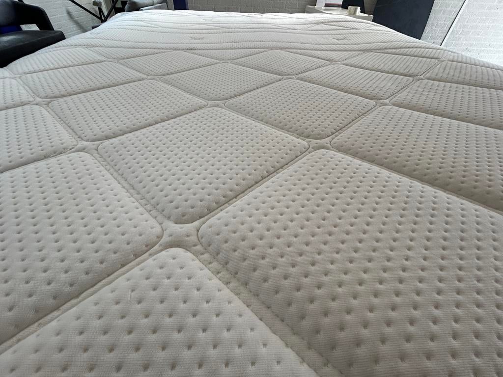 Premium Auping Vivo Proefslaap Matras 200x200 cm Z.G.A.N., Tweepersoons, Ophalen of Verzenden, Zo goed als nieuw, Matras