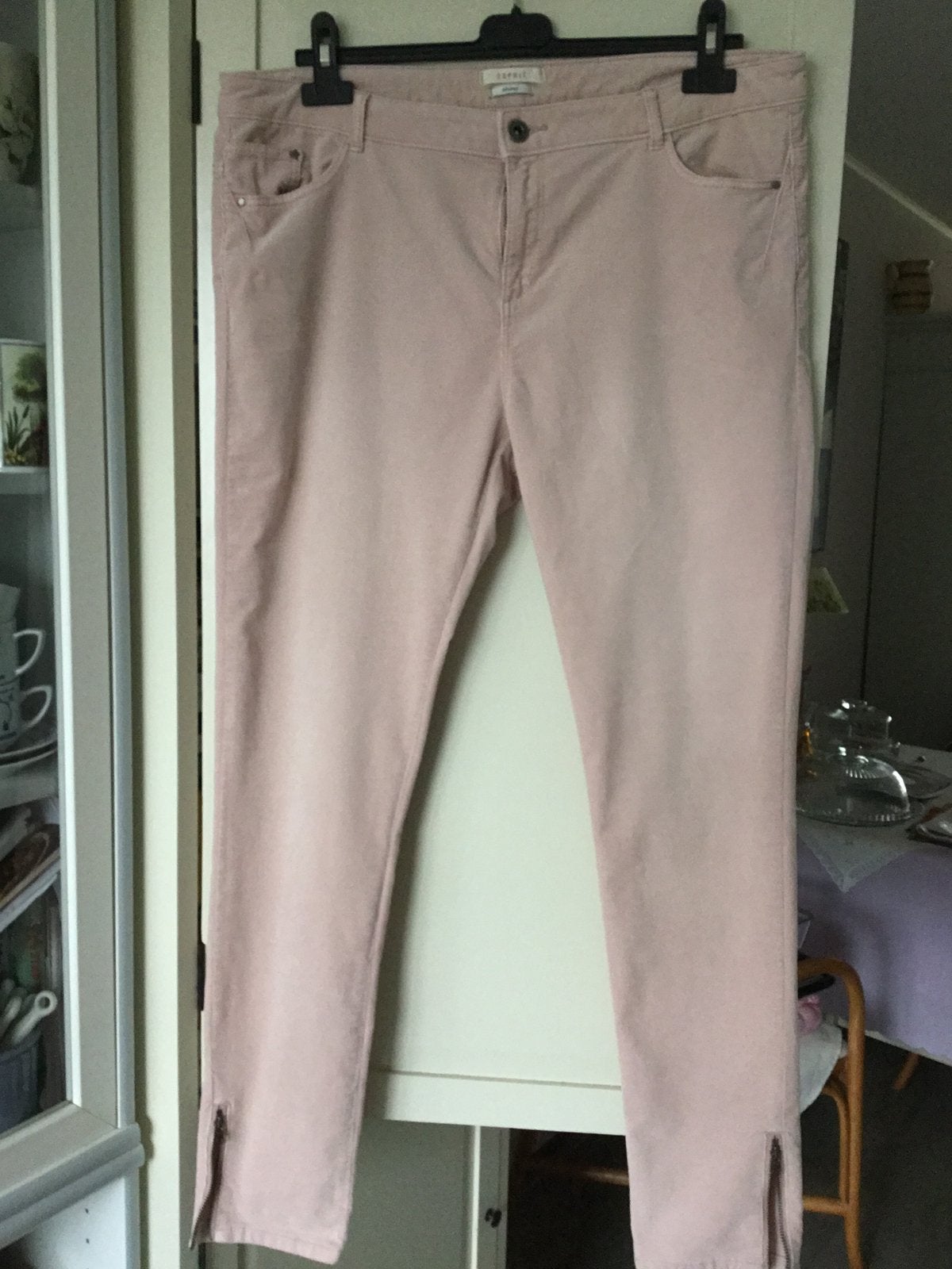 Roze fijne rib broek van ESPRIT, Maat 42/44 (L), Ophalen of Verzenden, Zo goed als nieuw, Roze